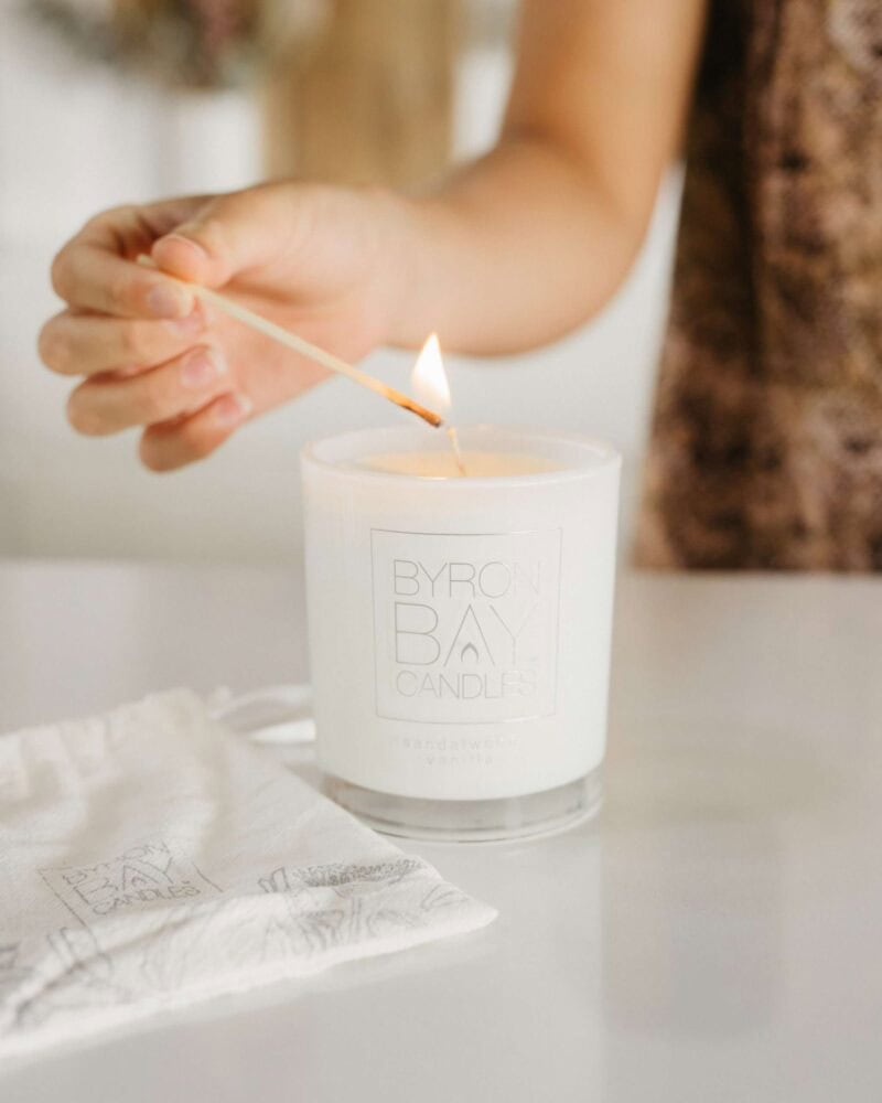 Rain Water (carnation, lily, jasmine, tuberose, violet and crisp white grapefruit) Large 50 Hour Pure Soy Candle
